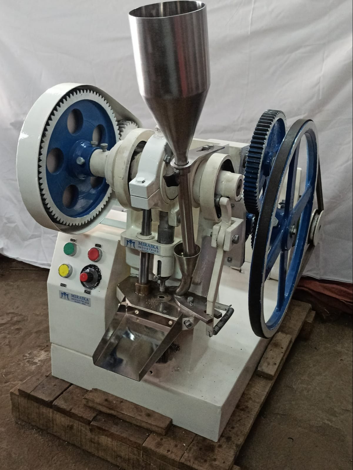 Single Punch Tablet Press